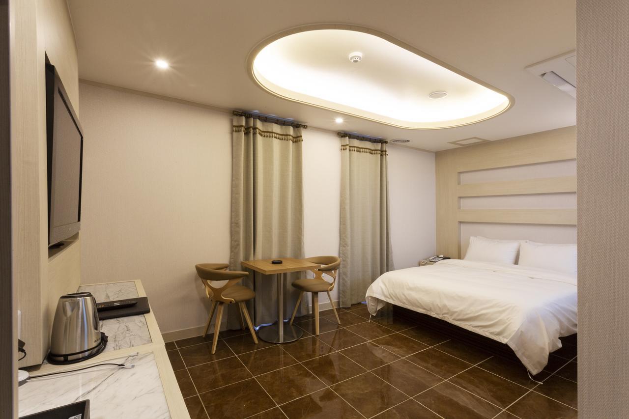 Hotel Tirol Сеул Екстер'єр фото